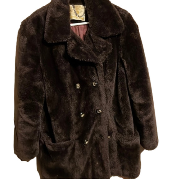 White Stag Jackets & Blazers - 𝅺Vintage White Stag winter faux fur coat. Double breasted brown.